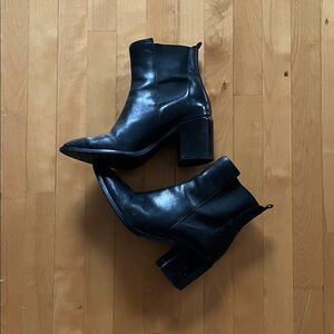 Kenneth Cole New York Black Leather Heeled Boots
